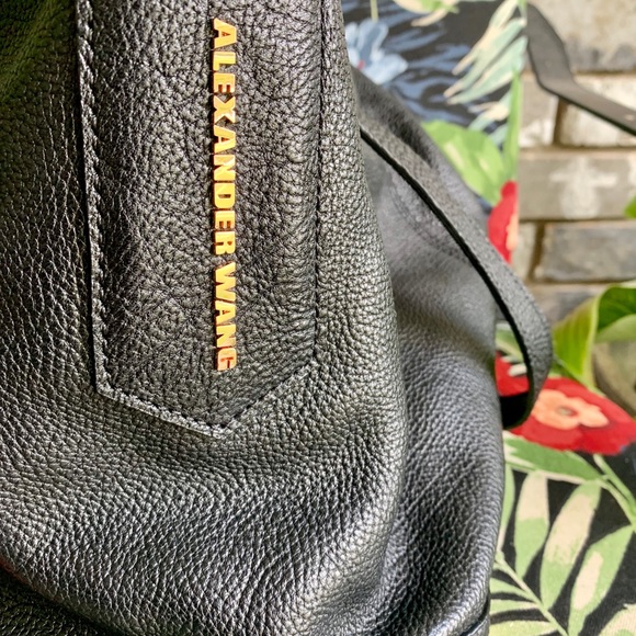 Ladies Designer Handbag - Picture 5 of 7